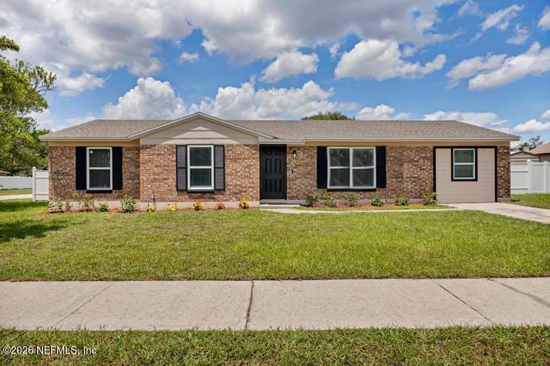 4 bedroom Single Family Residence at 8149 Justin Road, Spring Lake, Jacksonville — photo 2