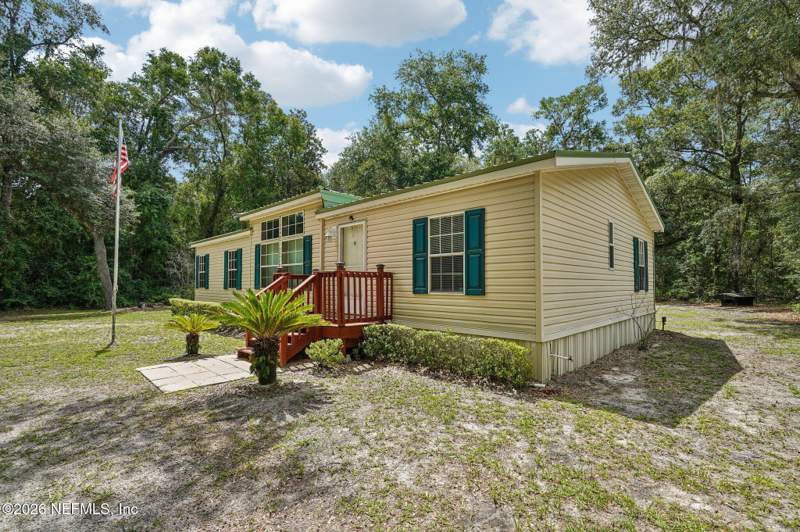 3 bedroom Manufactured Home at 403 E INDIANA Street, Florahome, Florahome — photo 3