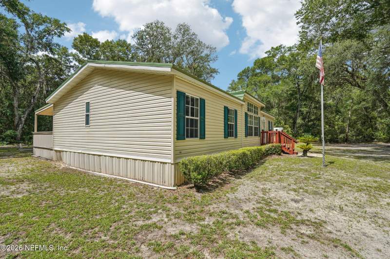 3 bedroom Manufactured Home at 403 E INDIANA Street, Florahome, Florahome — photo 4