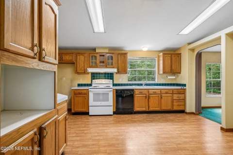 403 E Indiana Street, Florahome FL - photo 14 of 34