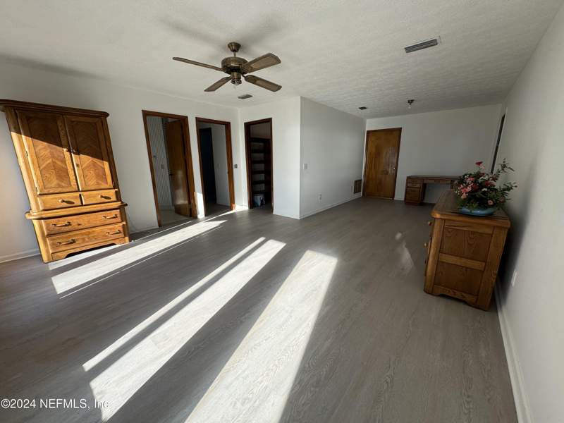 5 bedroom Single Family Residence at 3832 Sandy Shores Drive, Sandy Shores, Jacksonville — photo 2