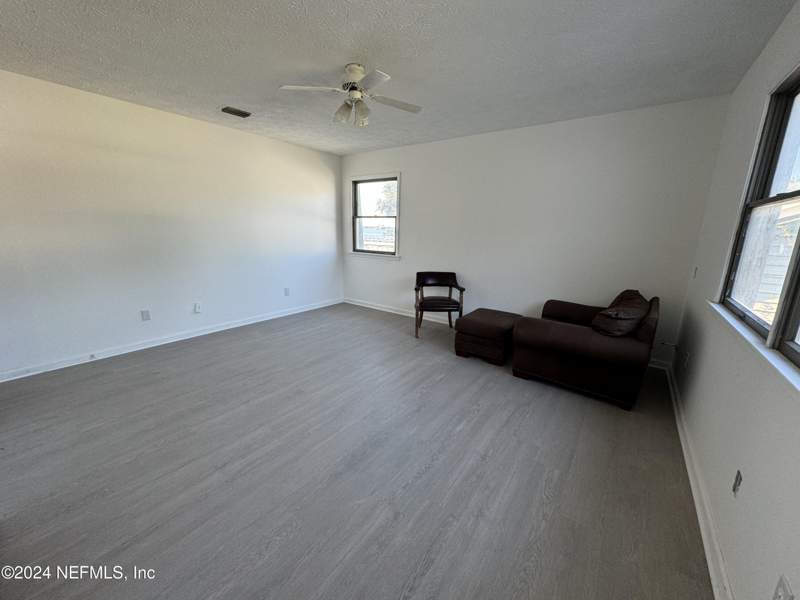 5 bedroom Single Family Residence at 3832 Sandy Shores Drive, Sandy Shores, Jacksonville — photo 5