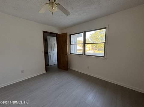 3832 Sandy Shores Drive, Jacksonville FL - photo 6 of 48