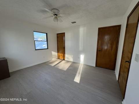 3832 Sandy Shores Drive, Jacksonville FL - photo 9 of 48