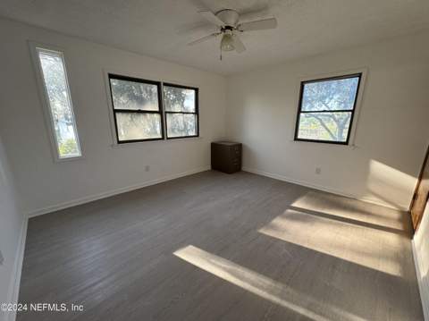 3832 Sandy Shores Drive, Jacksonville FL - photo 12 of 48
