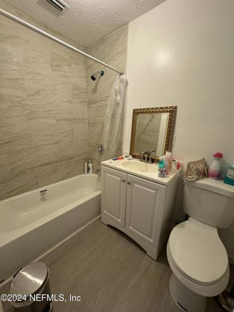 3832 Sandy Shores Drive, Jacksonville FL - photo 18 of 48