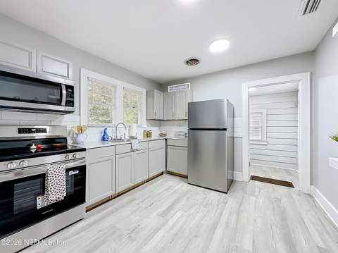153 E 43rd Street, Jacksonville FL - photo 9 of 40