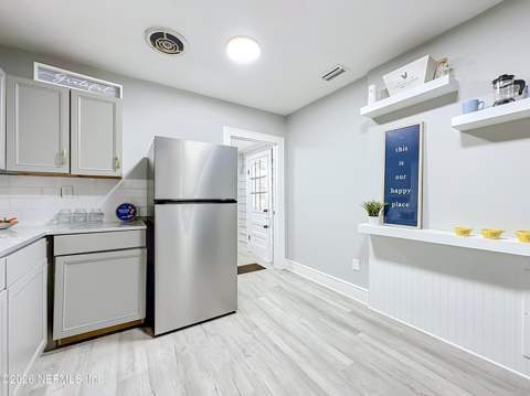 153 E 43rd Street, Jacksonville FL - photo 10 of 40