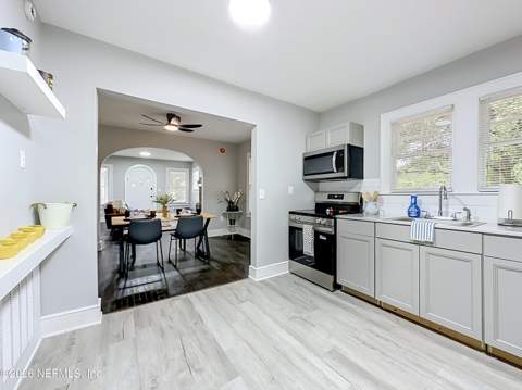 153 E 43rd Street, Jacksonville FL - photo 11 of 40