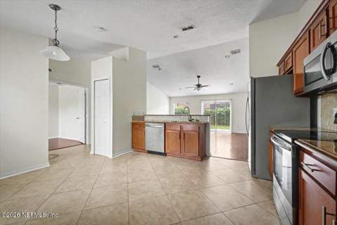 11542 Wandering Pines Trail, Jacksonville FL - photo 12 of 28