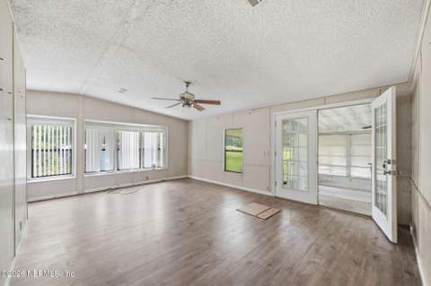 100 Alligator Circle, Crescent City FL - photo 9 of 18