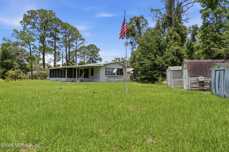 2 bedroom Manufactured Home at 100 Alligator Circle, Crescent City, Crescent City — photo 1