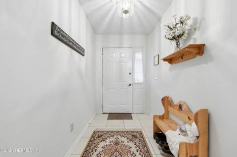 5427 Blue Pacific Drive, Jacksonville FL - photo 7 of 39