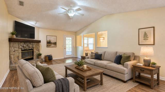 12421 GOOD NEIGHBOR Trail, Jacksonville 32225 home for sale