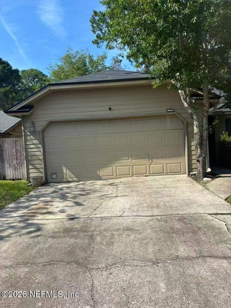 3 bedroom Single Family Residence at 11020 Alumni Way, Woodland Station, Jacksonville — photo 3