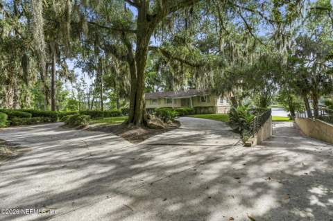 970 Glynlea Road, Jacksonville FL - photo 6 of 23