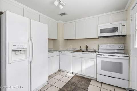 970 Glynlea Road, Jacksonville FL - photo 21 of 23