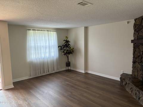 7322 Sharbeth Drive, Jacksonville FL - photo 11 of 67