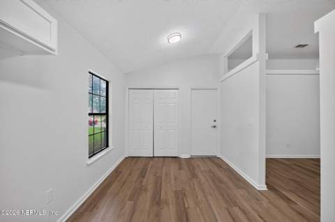 8233 Velvet Springs Lane, Jacksonville FL - photo 7 of 13