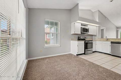 8520 Moss Pointe Trl Trail, Jacksonville FL - photo 9 of 21
