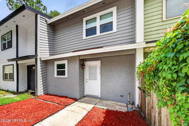 2 bedroom Townhouse at 4323 Windergate Drive, Townhomes Of Windermere, Jacksonville — photo 1