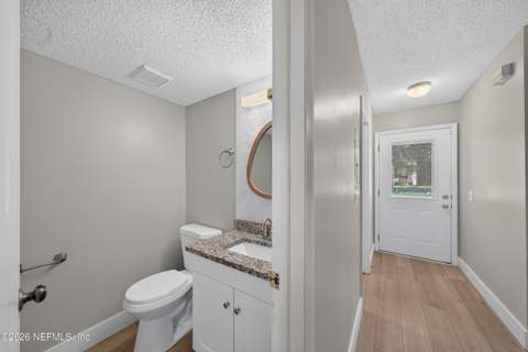 4323 Windergate Drive, Jacksonville FL - photo 14 of 34