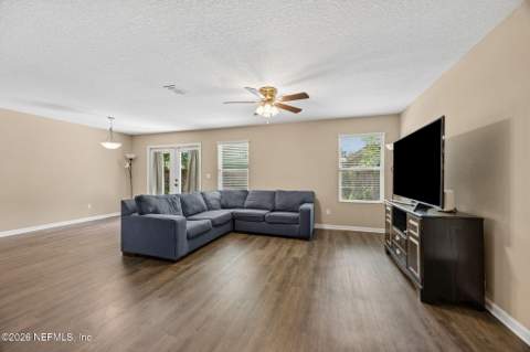 6033 Peeler Road, Jacksonville FL - photo 6 of 28