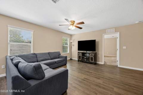 6033 Peeler Road, Jacksonville FL - photo 7 of 28
