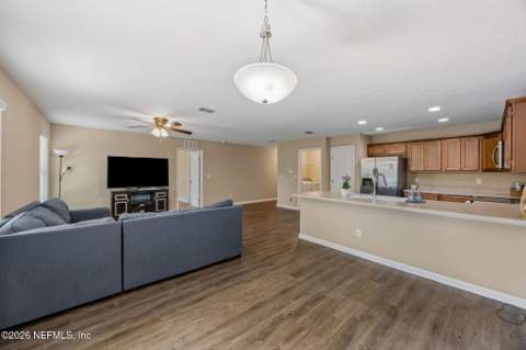 6033 Peeler Road, Jacksonville FL - photo 11 of 28