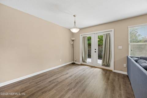 6033 Peeler Road, Jacksonville FL - photo 12 of 28