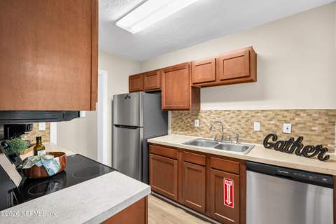 4839 Appleton Avenue, Jacksonville FL - photo 11 of 50