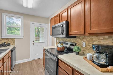 4839 Appleton Avenue, Jacksonville FL - photo 10 of 50
