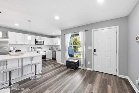 2959 Charme Drive, Jacksonville FL - photo 8 of 36