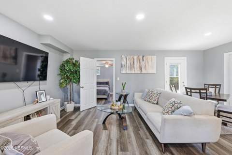 2959 Charme Drive, Jacksonville FL - photo 13 of 36