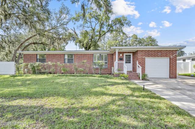 8636 ST PATRICK Lane home for sale in Killarney Shores