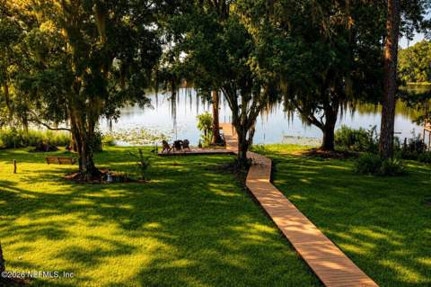 303 Riley Lake Drive, Hawthorne FL - photo 6 of 68