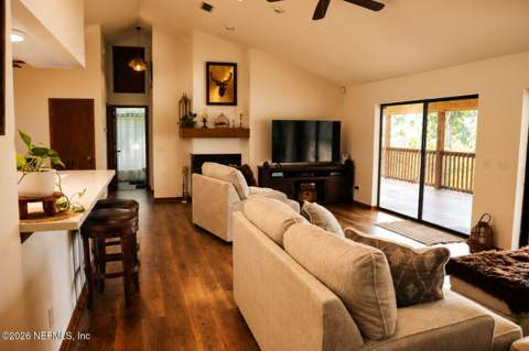 303 Riley Lake Drive, Hawthorne FL - photo 23 of 68