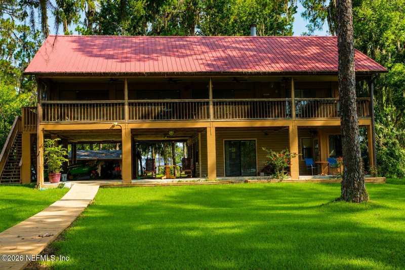 3 bedroom Single Family Residence at 303 Riley Lake Drive, Star Lake Forest 1, Hawthorne — photo 1