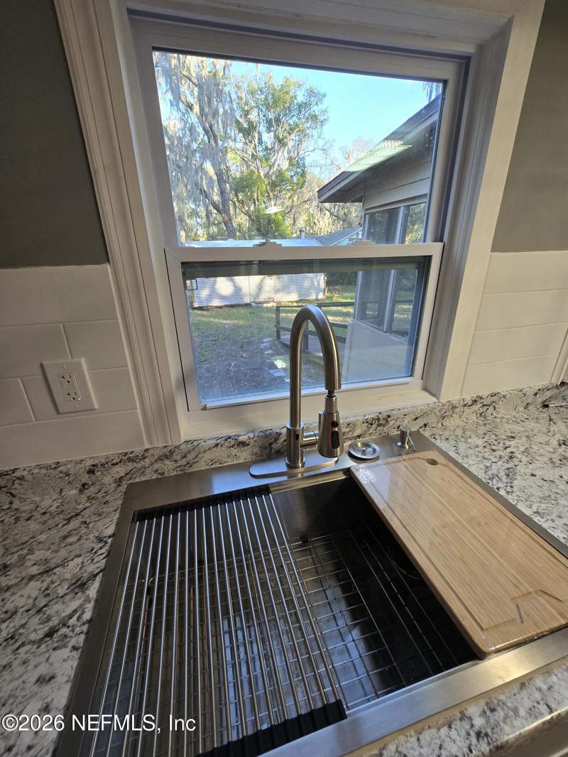 2 bedroom Single Family Residence at 646 N Church Street, Micanopy Livingstons Addn, Starke — photo 3