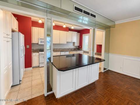 1560 Lancaster Terrace #706, Jacksonville FL - photo 15 of 23