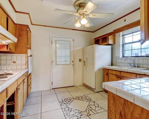 3840 Harbor View Court, Jacksonville FL - photo 10 of 40