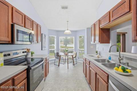7885 Steamboat Springs Court, Jacksonville FL - photo 13 of 23