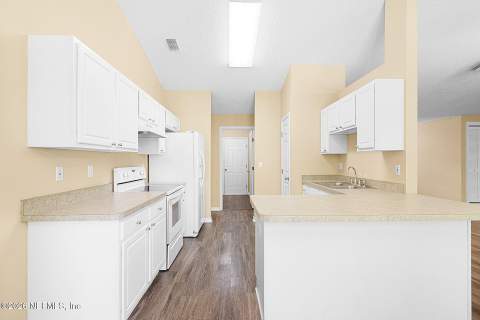 1301 McGirts Creek Drive, Jacksonville FL - photo 13 of 44