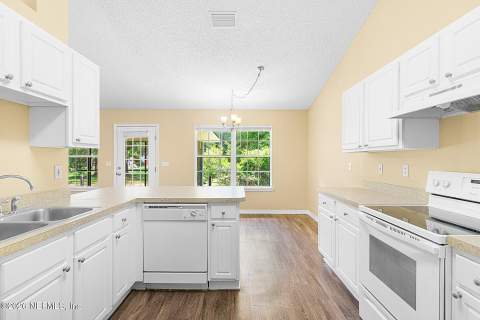 1301 McGirts Creek Drive, Jacksonville FL - photo 14 of 44