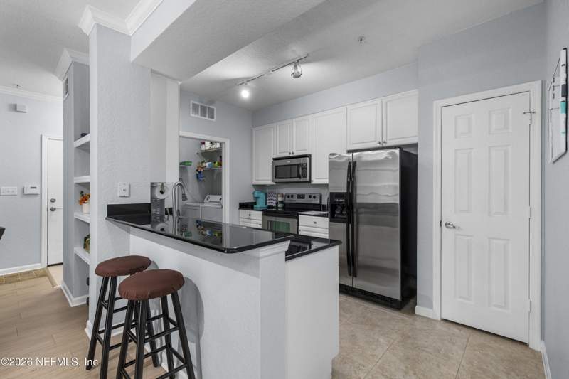 2 bedroom Condominium at 8539 GATE Parkway #1436, Villa Medici, Jacksonville — photo 4