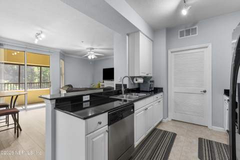 8539 Gate Parkway #1436, Jacksonville FL - photo 20 of 34