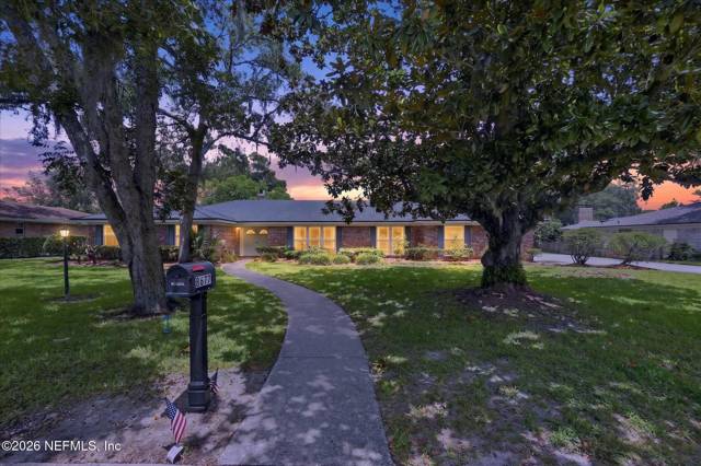 8677 SAN SERVERA Drive, Jacksonville 32217 home for sale