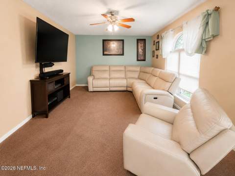 7249 Oxfordshire Avenue, Jacksonville FL - photo 7 of 23