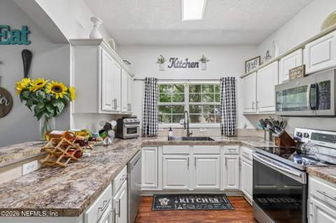 2323 Southern Avenue, Jacksonville FL - photo 8 of 22