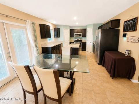 7249 Oxfordshire Avenue, Jacksonville FL - photo 6 of 23
